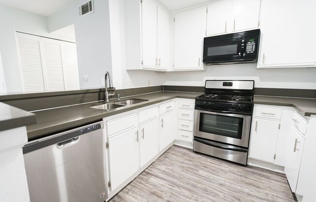 2 beds, 2 baths, 1,115 sqft, $2,798, Unit 207