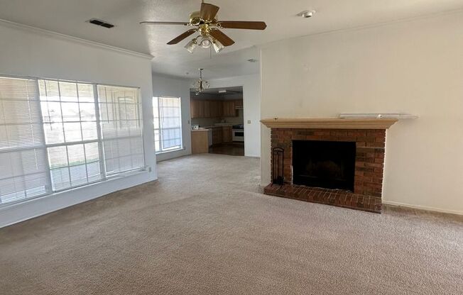 Spacious 3 Bed Home! Zia School District!