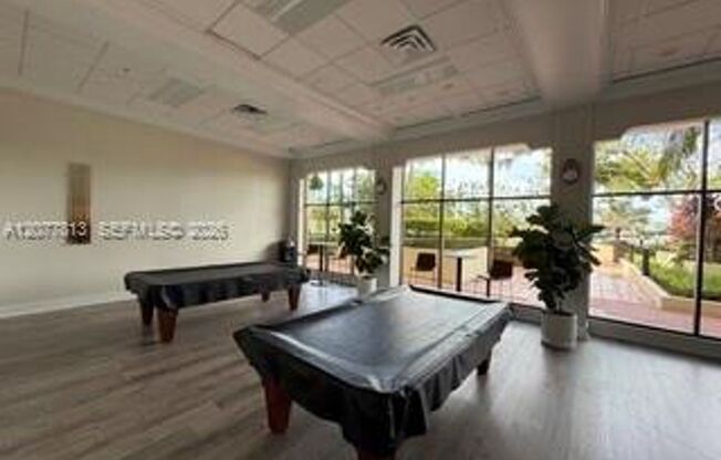2 beds, 2 baths, $4,500, Unit # 15 J