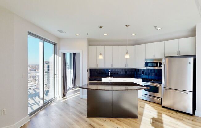 333 W Trade Street #1207