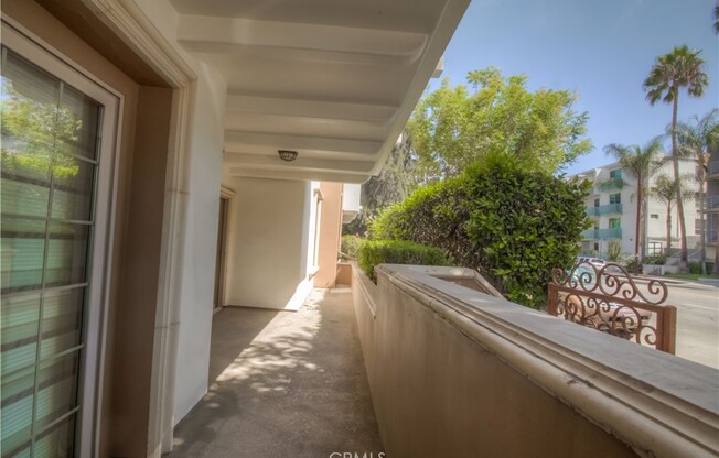 4551 COLDWATER CYN AVE