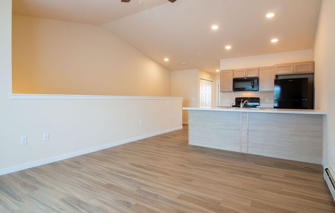 1 bed, 1 bath, 749 sqft, $1,324, Unit EC 4237-09