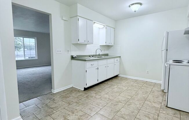 2 beds, 1 bath, $1,150, Unit 815