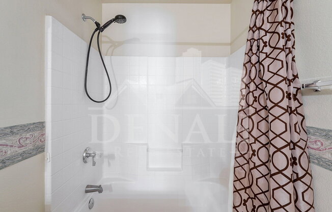 3 beds, 2 baths, 1,609 sqft, $2,195