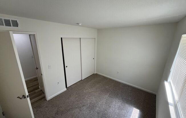 3 beds, 2 baths, 1,076 sqft, $2,200, Unit 2007