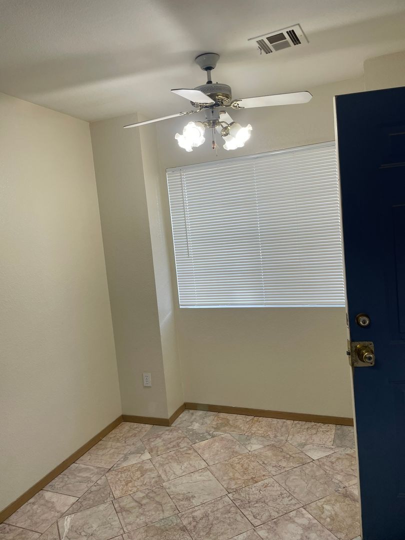 Perfect 2 Bedroom/1 Bathroom