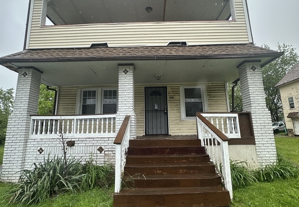 3586 E 144 ST