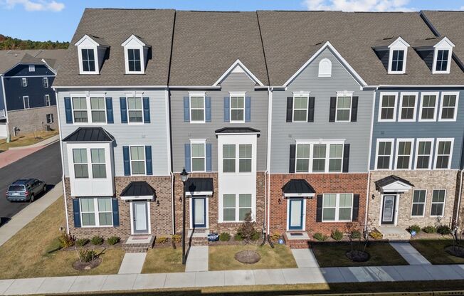 Welcome to this spacious and modern 4-bedroom, 3.5-bathroom townhouse located in the heart of Suffolk, Virginia!