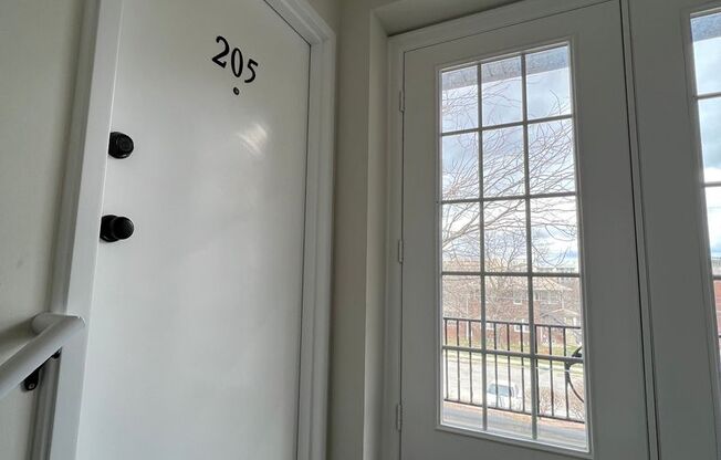 2 beds, 1 bath, 800 sqft, $1,395, Unit 601 - Unit 205 B800