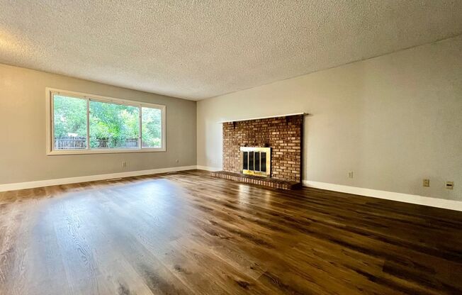 3 Bedroom 2 Bathroom Ranch Style Home!