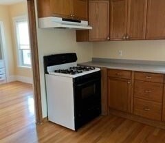 2 beds, 1 bath, 1,055 sqft, $2,200, Unit 2