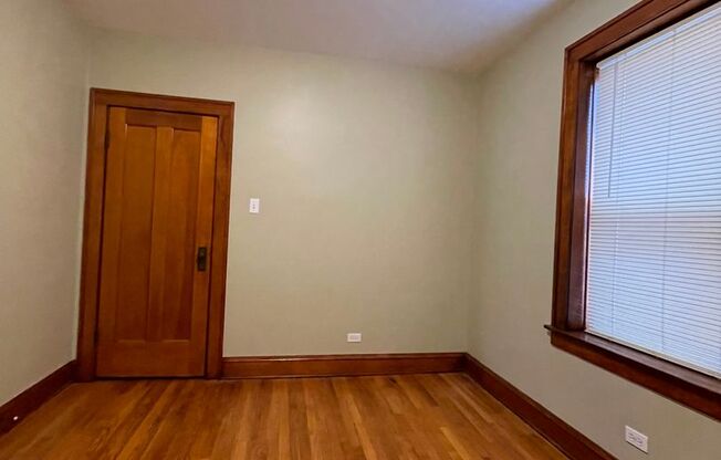 3227 N Albany Ave, Chicago, IL 60618