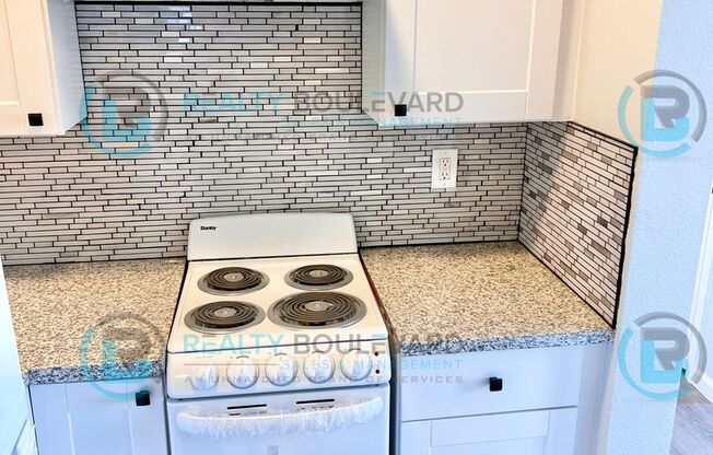 Studio, 1 bath, 319 sqft, $799, Unit Unit 3