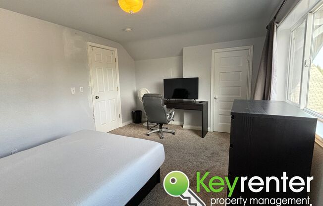 1 bed, 1 bath, 325 sqft, $900, Unit Unit 3