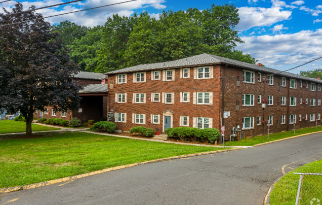 266 MAIN ST