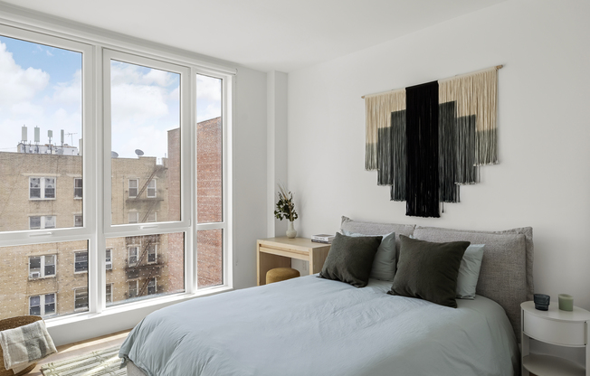 2 beds, 1 bath, $3,500, Unit 3E