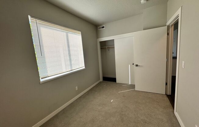 2 beds, 1 bath, $1,995, Unit # 201