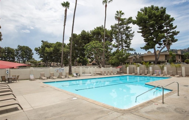 $2,000- 1 Bed / 1 Bath Condo located in Mission Plaza Complex in Mission Valley