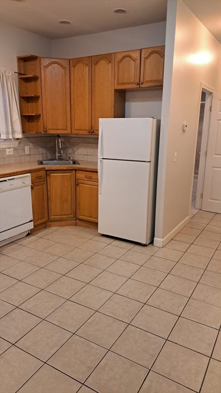 2 beds, 1 bath, 950 sqft, $2,350, Unit 1