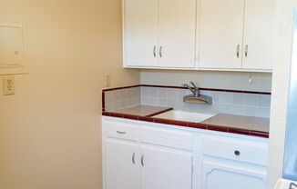Studio, 1 bath, 350 sqft, $1,695, Unit #4