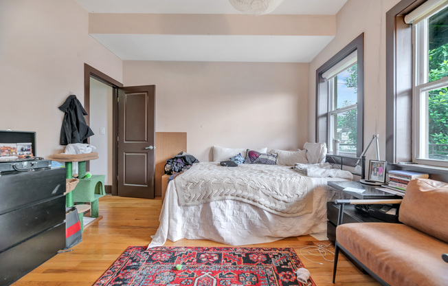 40 ADAMS ST NW