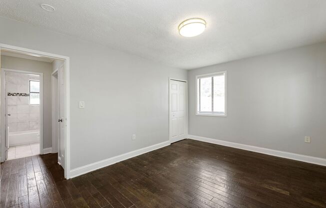 Spacious 2 Bed on Galveston Street SW!  Apply Today! MOVE IN BY 9/1 AND GET 2 Month's Free