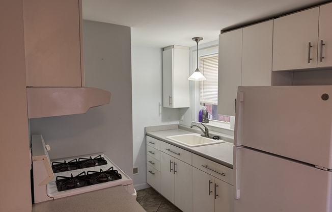 1 bed, 1 bath, 500 sqft, $1,900, Unit 4