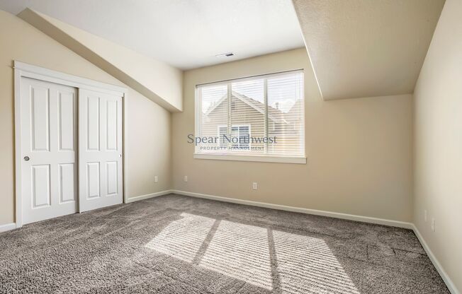 3 beds, 3.5 baths, $2,695
