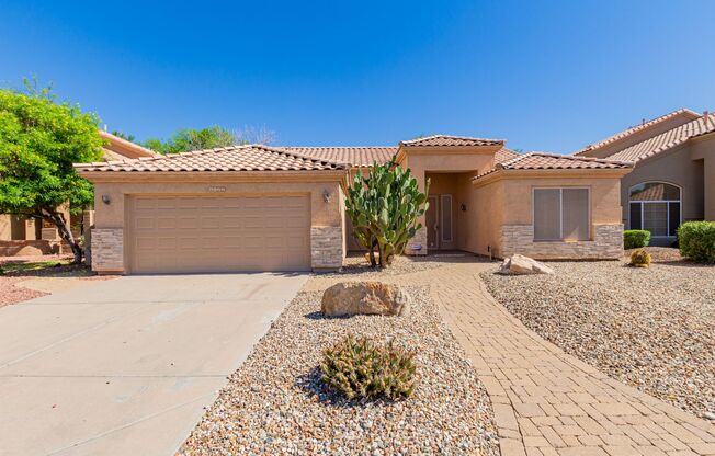 Gorgeous Chandler home with 3 bedrooms and 2 bathrooms!