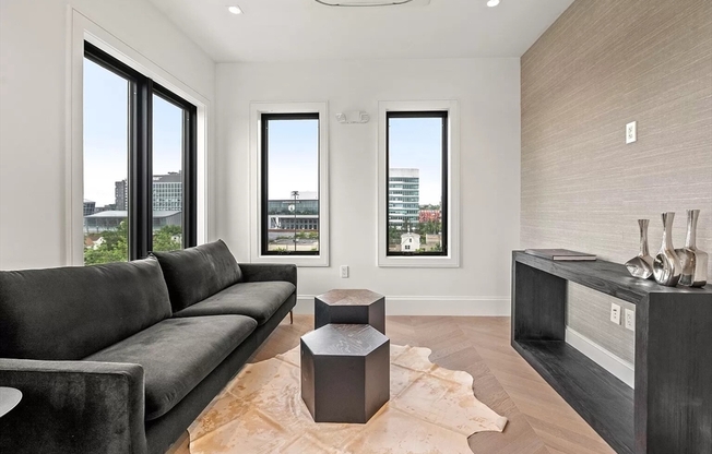 1 bed, 1 bath, 635 sqft, $3,675, Unit 604