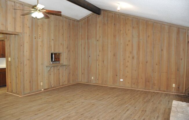 2 Bedroom 1 Bath 1 Car Garage in Heart of Pflugerville
