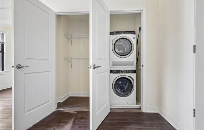 1 bed, 1 bath, $2,200, Unit 1616 16th Street NW Unit 505