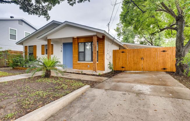 RECENTLY REMODELED 3 BR / 2 BATH COTTAGE LOCATED STEPS FROM THE PRESTIGIOUS OLMOS PARK