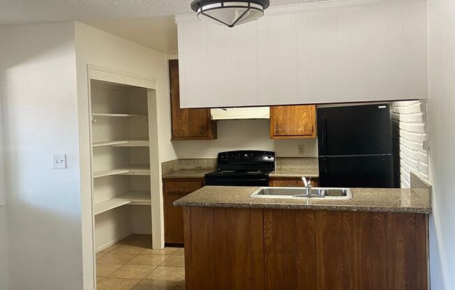 2 beds, 1 bath, $1,495