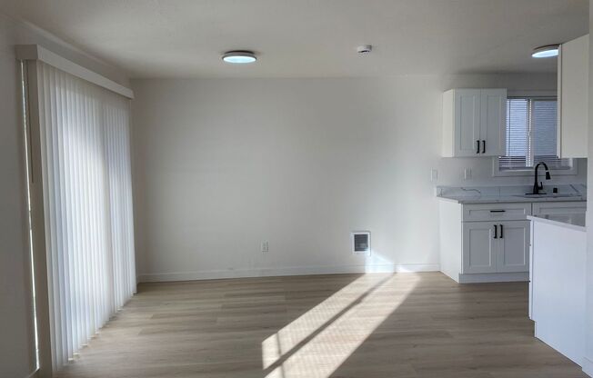 2 beds, 1 bath, 870 sqft, $1,655, Unit 109