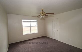 3 beds, 2 baths, $1,225, Unit Unit B