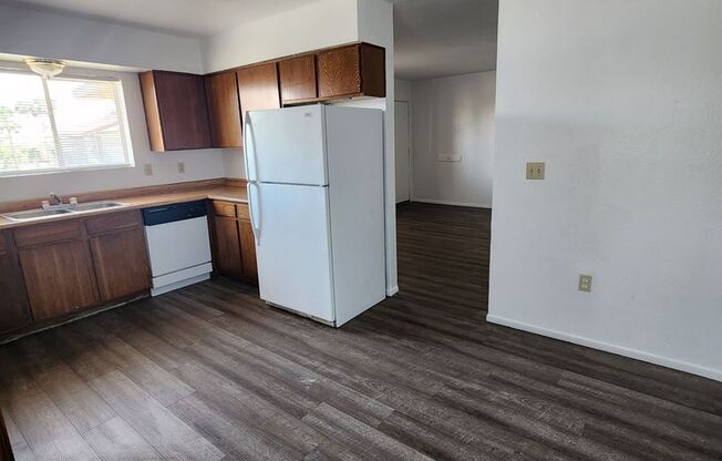 2 beds, 1 bath, 850 sqft, $1,175