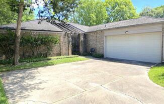 1103 Forest Home Dr