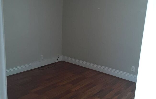 2 beds, 1 bath, $1,050