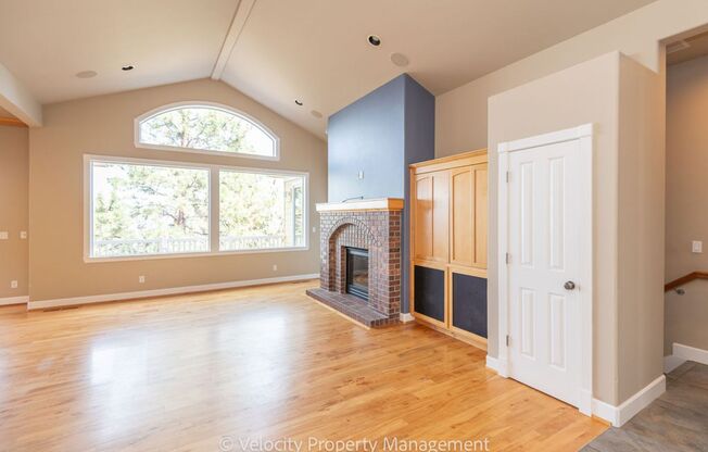 Awbrey Butte Home with Views!