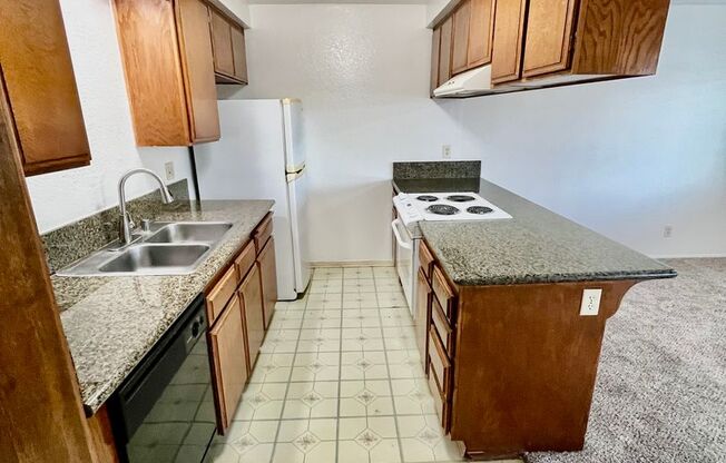 2 beds, 1 bath, $1,950, Unit 10