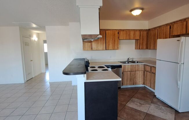 2 beds, 2 baths, 945 sqft, $1,245, Unit 3