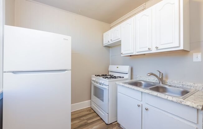 2 beds, 1 bath, 867 sqft, $875, Unit 240