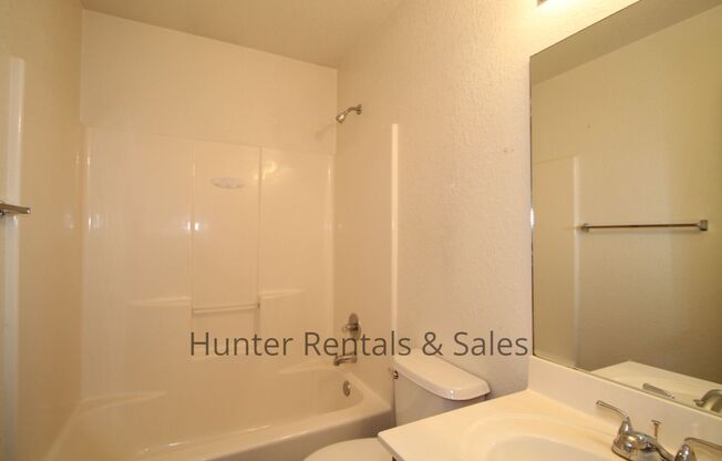 2 beds, 2 baths, $1,025, Unit Unit A