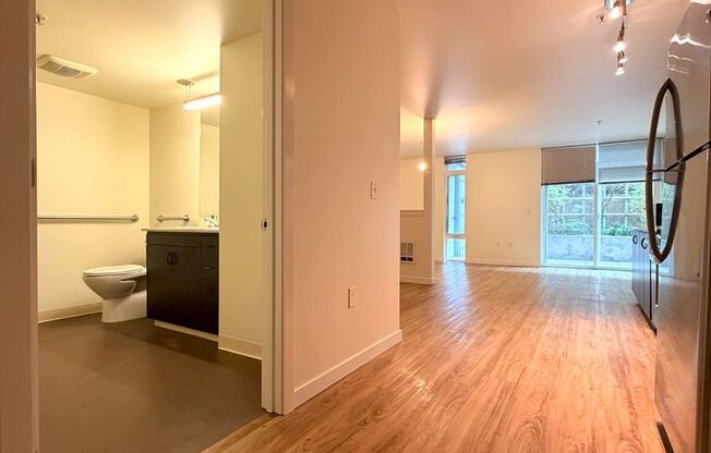 1 bed, 1 bath, 575 sqft, $1,750, Unit 207