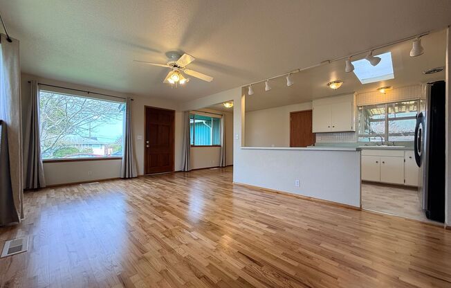 3 bedroom 1.5 bath In North Tacoma!!!