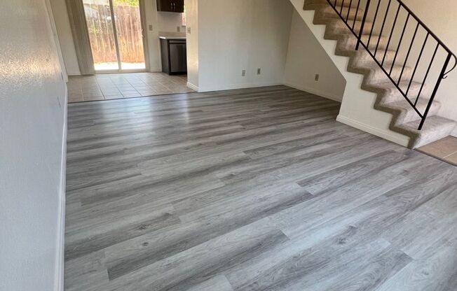 PERSIMMON AVENUE (8 units)