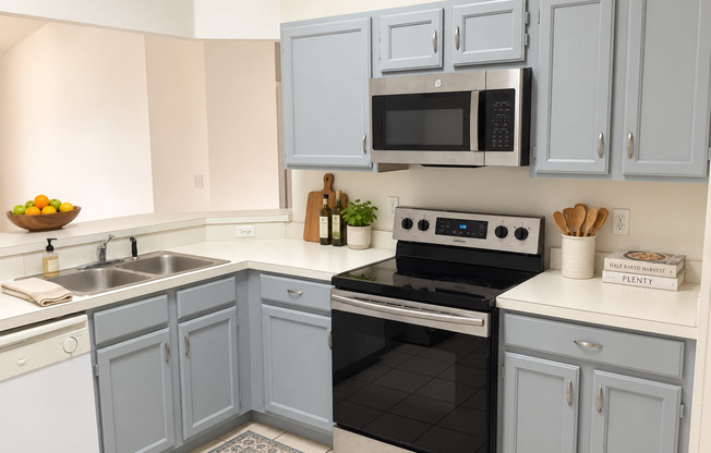 3 beds, 2 baths, $2,200