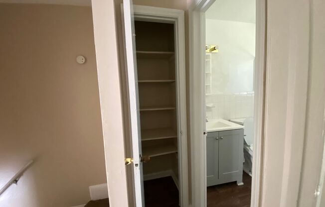 2 beds, 1.5 baths, 800 sqft, $1,290, Unit 4520-09