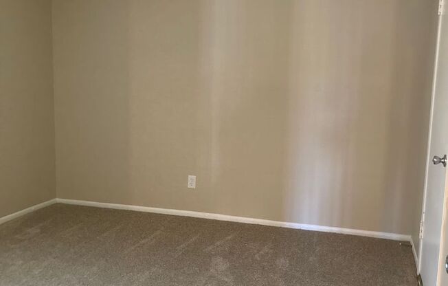 2 beds, 2 baths, 900 sqft, $1,375, Unit 250